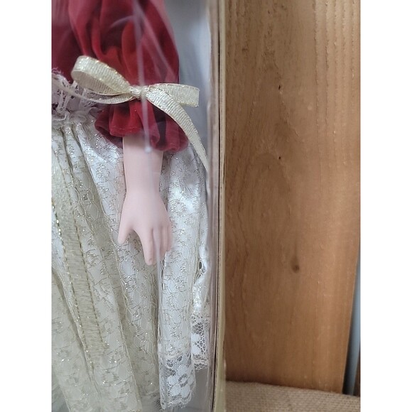 Vintage 1992 Christmas JCPenney Collectible Porcelain Doll New In Box - Picture 5 of 7